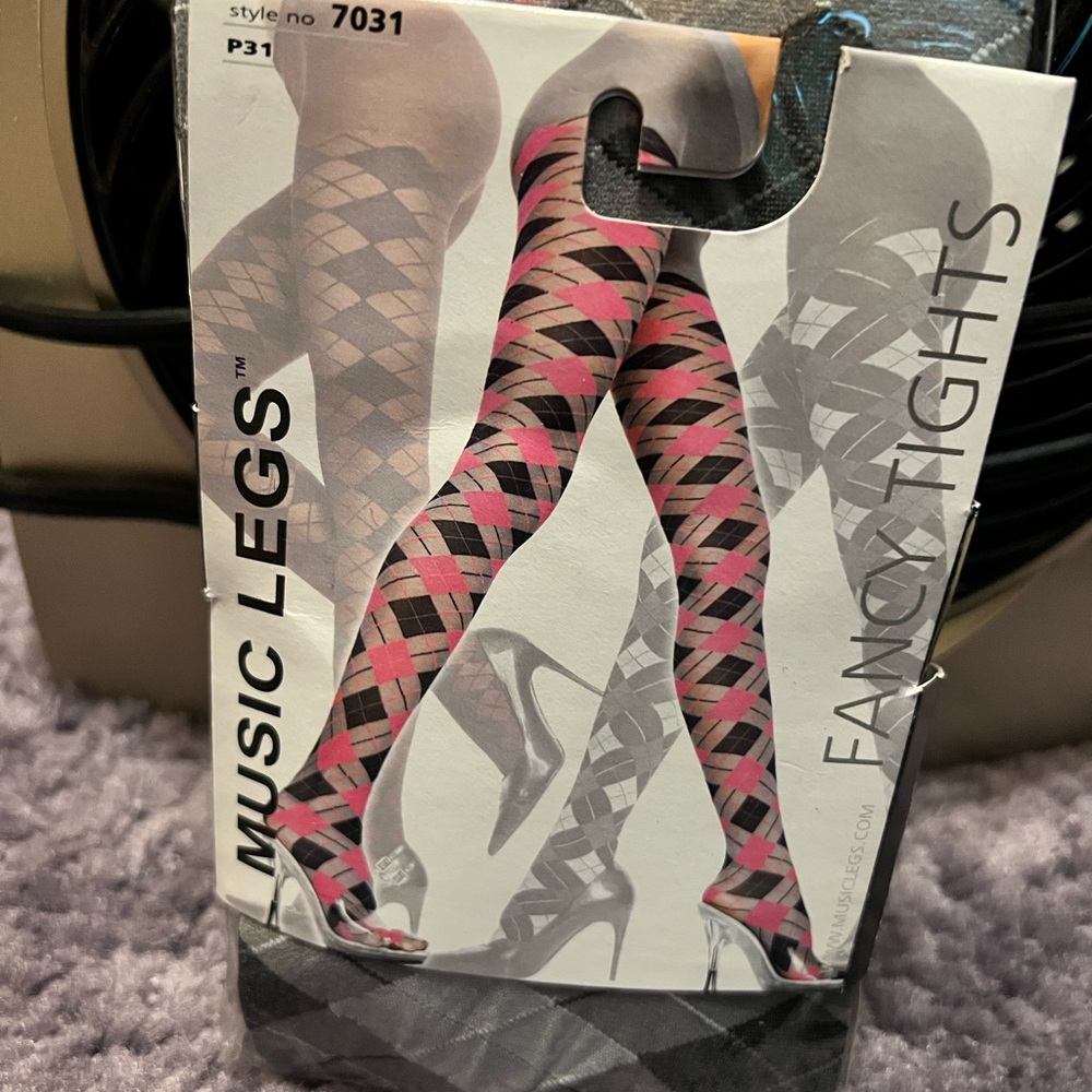 Argyle tights and shades of gray and black, It’s height of 5 to 510